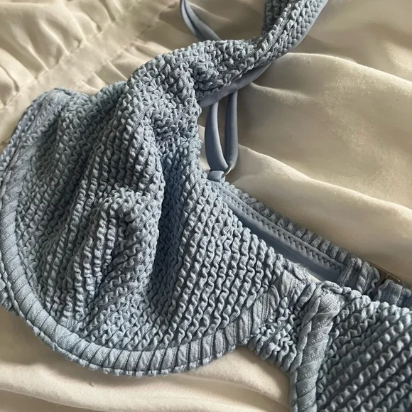 {Abercrombie & Fitch} Brand New Apex Underwire Bikini Top - Picture 9 of 9